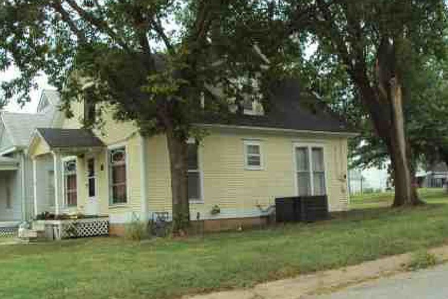 1st image of 724 N Blaine St
