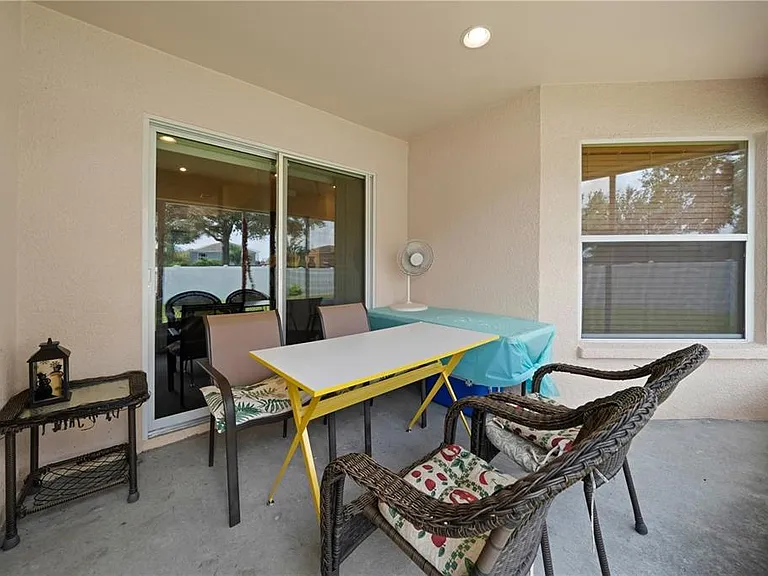 6518 Crescent Loop — Photo 16