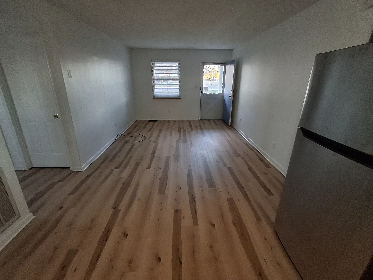 2 bed, 650 sqft, $1,300 — Photo 2