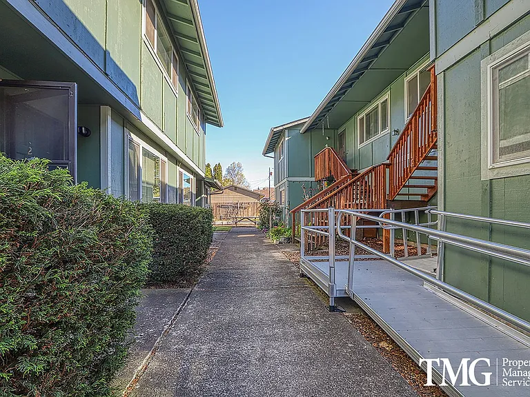 Prune Tree Apartments — Photo 18