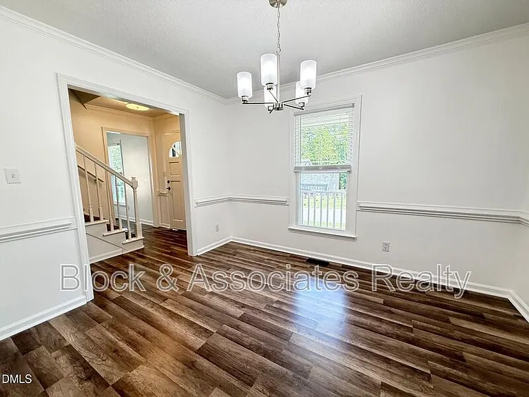 401 Holly Berry Ln — Photo 12