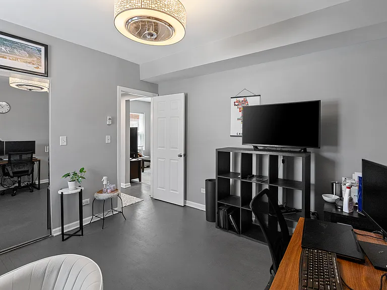 4423 N Lawndale Ave #1A — Photo 10