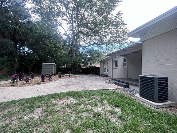 5th image of 3857 W University Ave