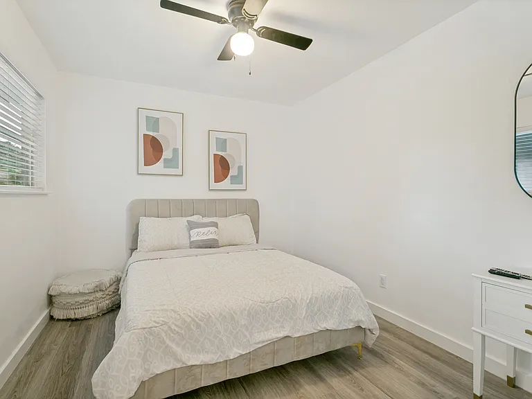 1273 Palisades Dr — Photo 2