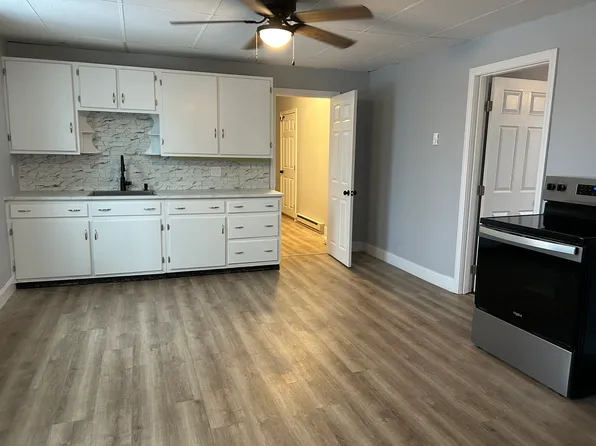 86 Richards Ave APT 2, North Attleboro, MA 02760