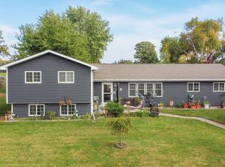 10 Maryden Rd, Oshkosh, WI 54904