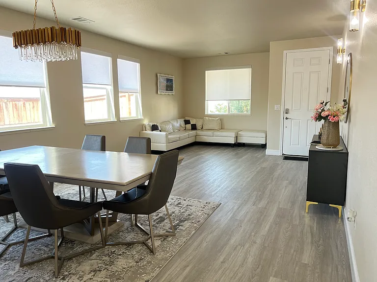 3630 Coastal St — Photo 3