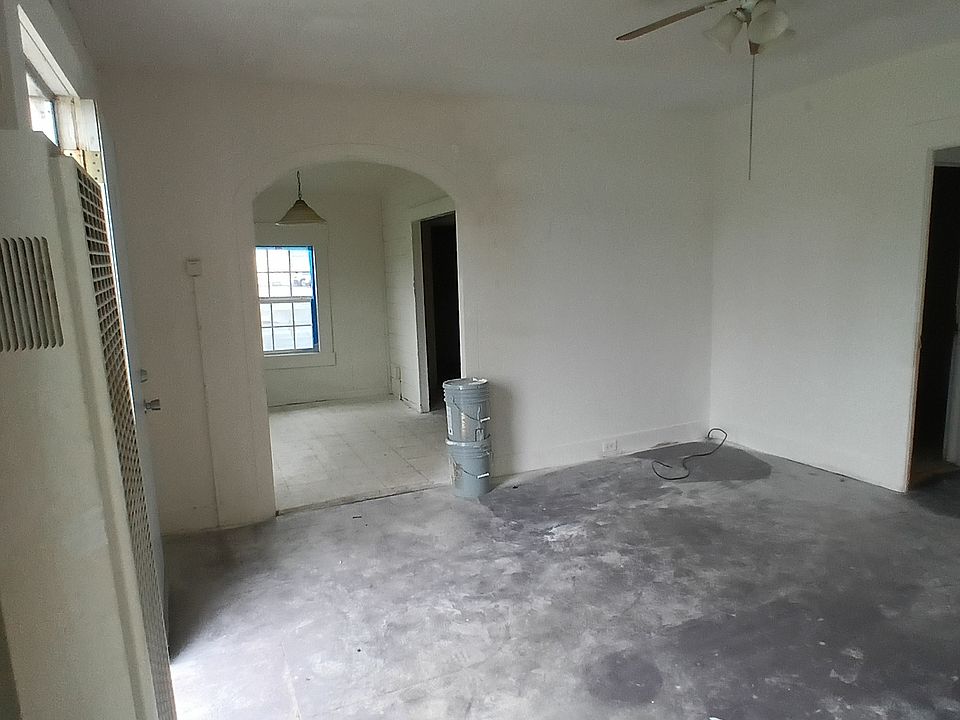 Building Photo 3