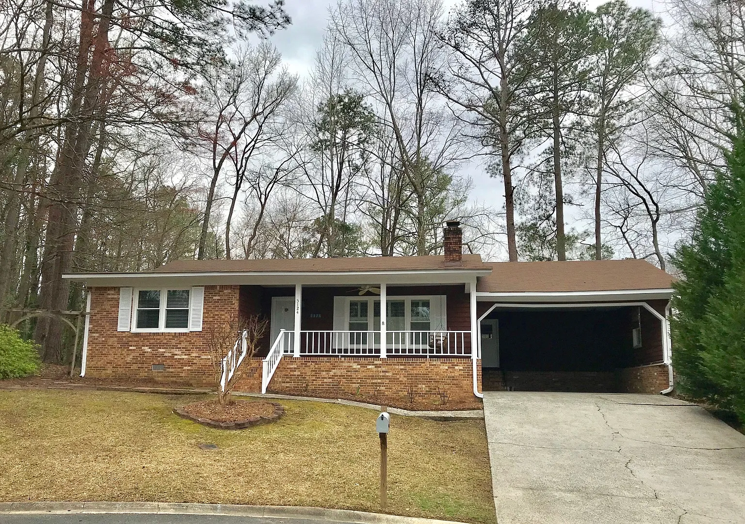 Updated brick ranch available in North Macon — Photo 1