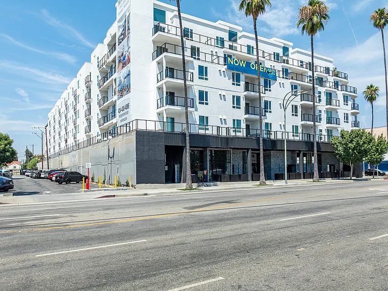 6569-6581 N Van Nuys Blvd W #718 — Photo 76