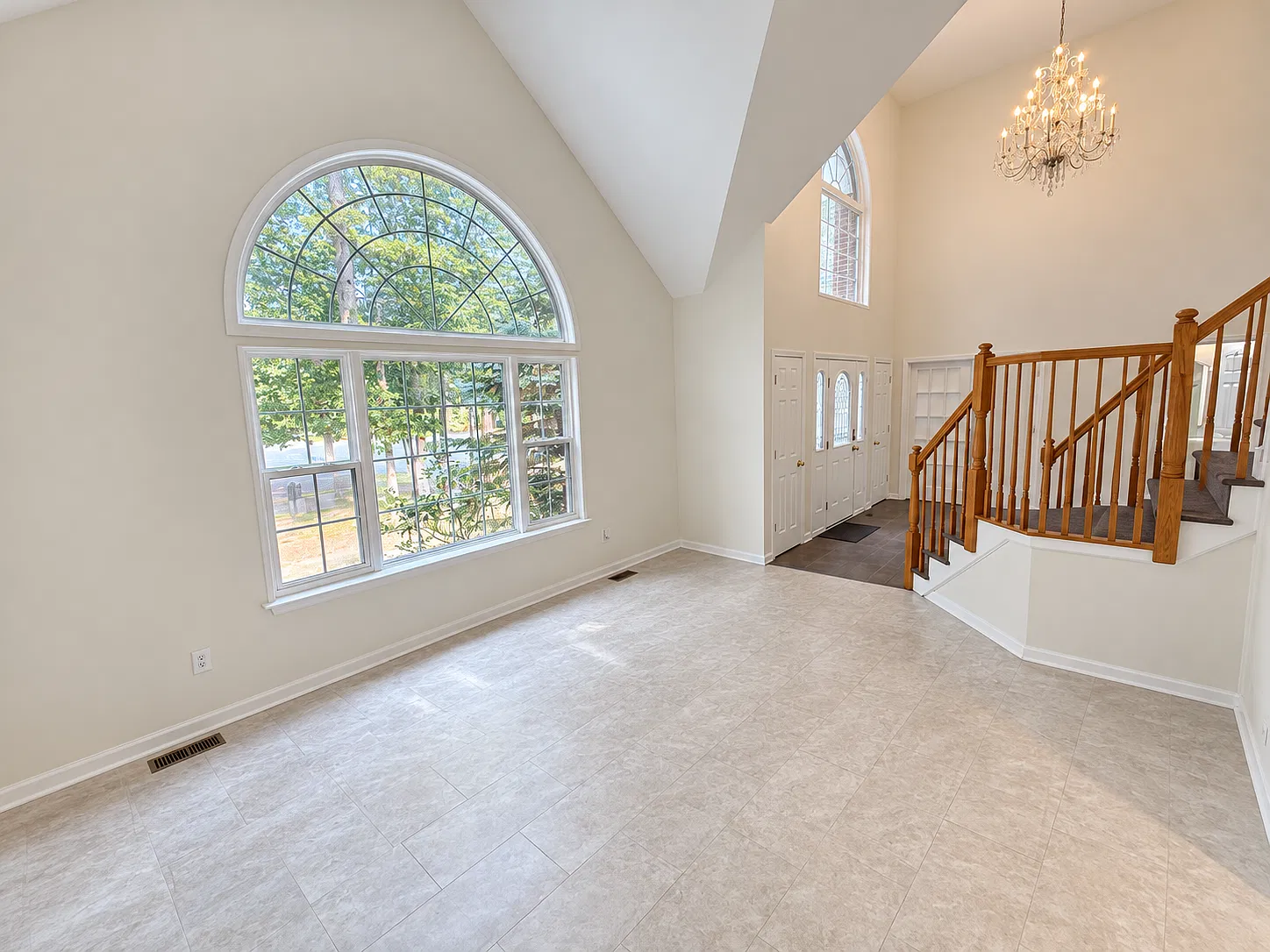 4 bed, 3688 sqft, $4,800 — Photo 4
