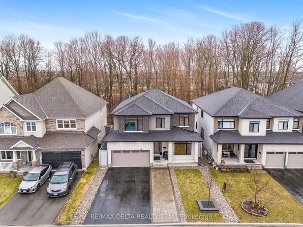39 Angel Hts, Ottawa, ON K2S 2N2