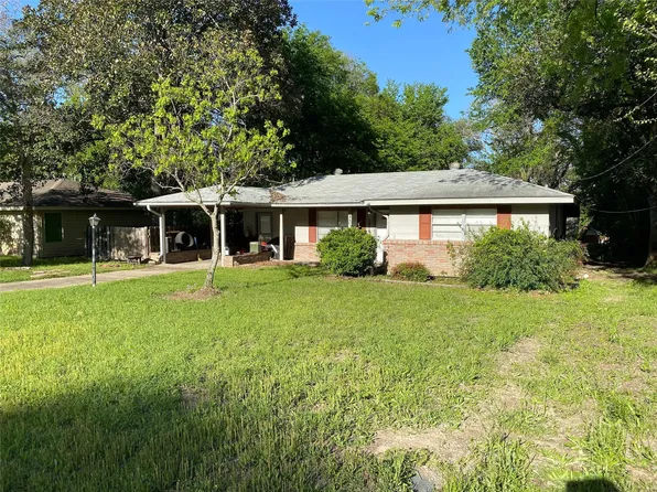 1015 Oak Dr, Huntsville, TX 77320