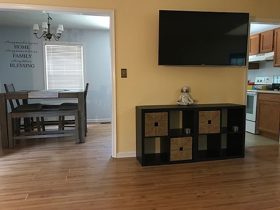 3rd image of 10202 Bayberry Ln