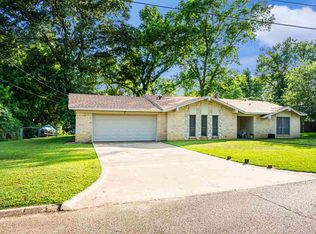 104 Sherwood Dr, Longview, TX 75605