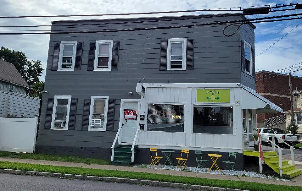 235 Scott St #2