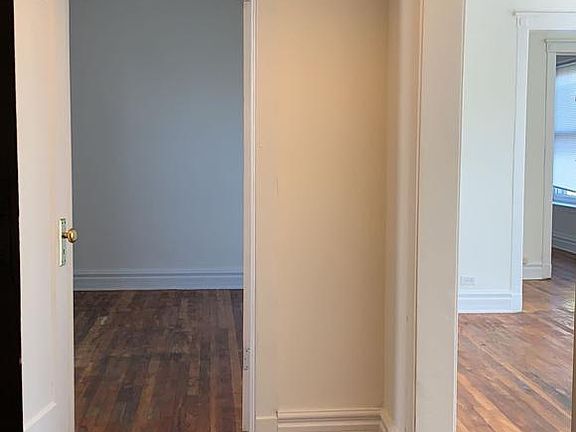 4th image of 4608 N Seeley Ave APT 3