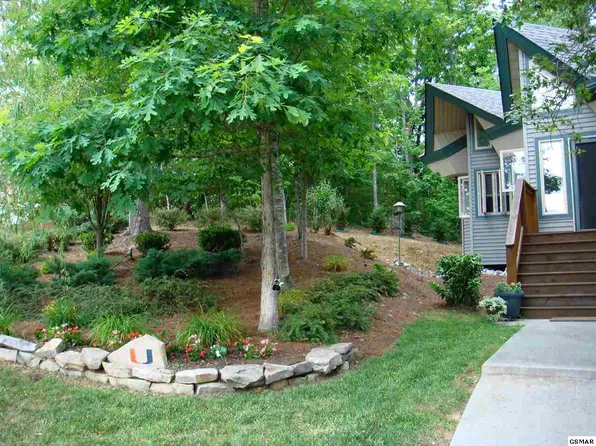 2223 Battle Ground Dr, Pigeon Forge, TN 37863