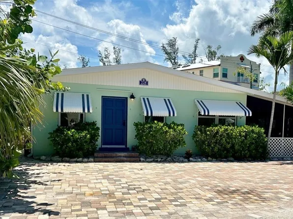 228 Fairweather Ln, Fort Myers Beach, FL 33931