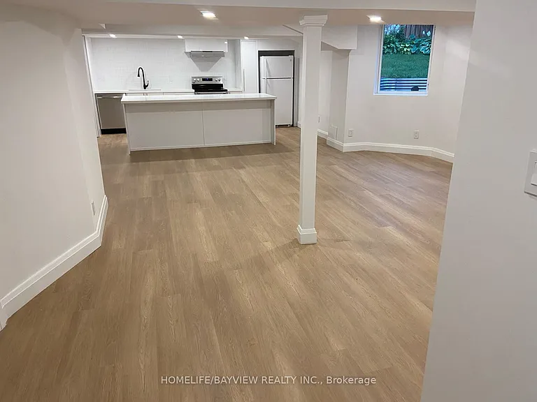 115 Newport Sq — Photo 4