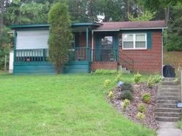 212 Blaze St, Winston Salem, NC 27105