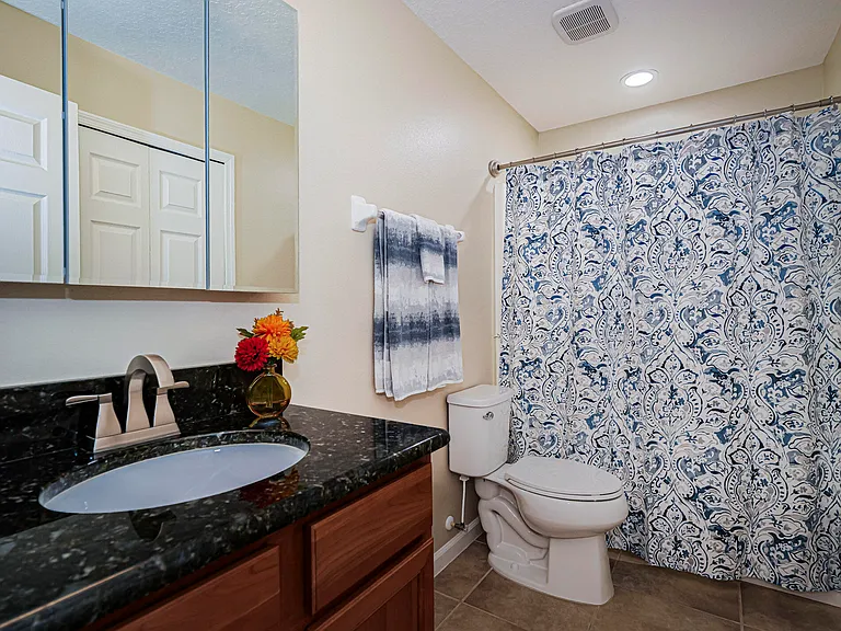 1750 Berkshire Cir SW — Photo 32