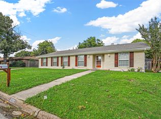 1756 Acorn Ln, Hurst, TX 76054