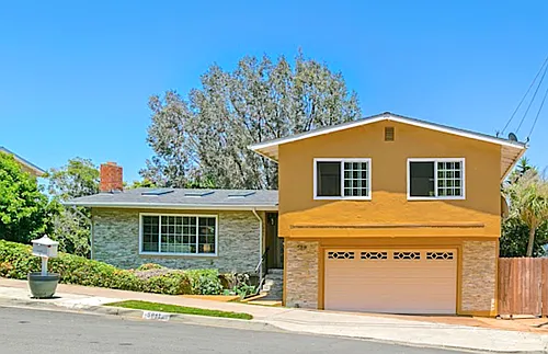 5881 Desert View Dr Photo 1