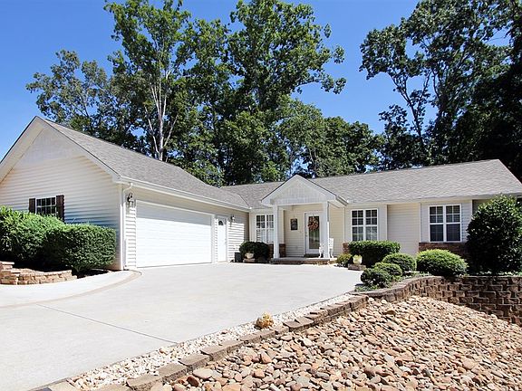 2nd image of 202 Tahlequah Dr