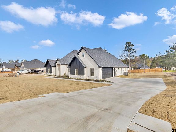 4th image of 14674 Woodland Creek Dr