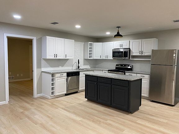 3rd image of 9942 Brockbank Dr