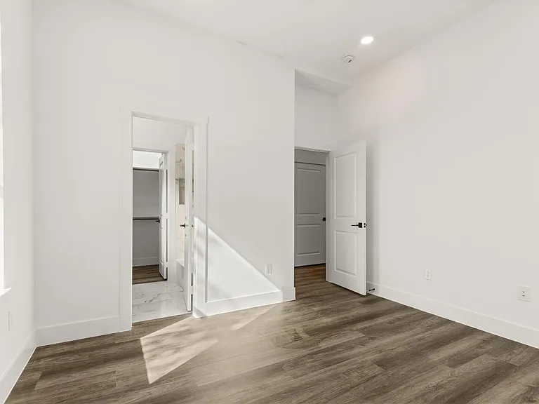 2707 Dennis St — Photo 23