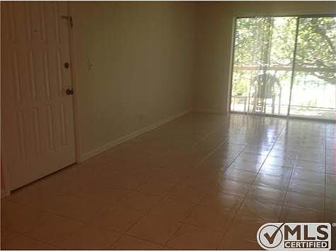 3rd image of 3400 Gardens East Dr APT 1B