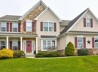 143 Bonneville Dr, Ronks, PA 17572