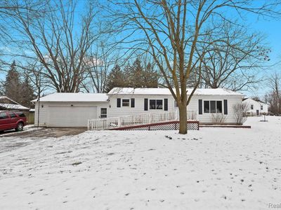 1009 McCormick Dr, Fenton, MI, 48430