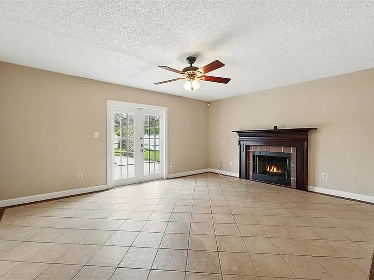 7925 Tumblestone Dr — Photo 10