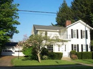 40 Park St, North East, PA 16428