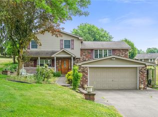 729 Woodlawn Dr, Houston, PA 15342