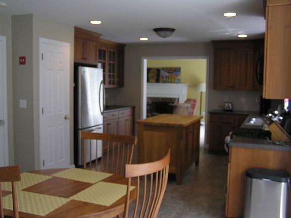 Spacious Kitchen with eat in area w/bay window
