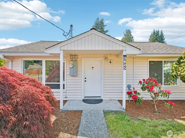 3425 NE 7th Place, Renton, WA 98056