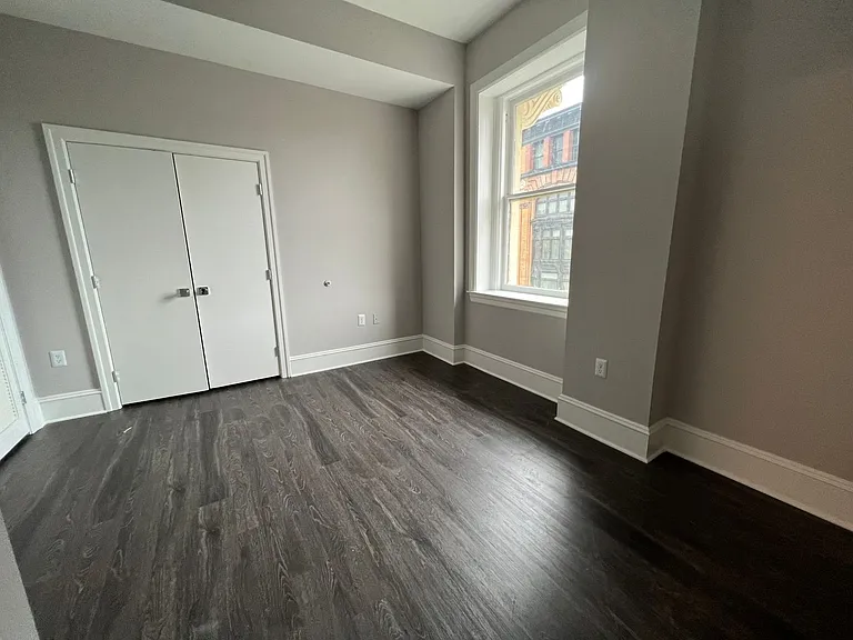 306 W Franklin — Photo 46