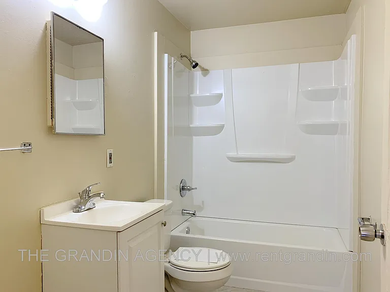 1624 Chapman Ave SW #A5 — Photo 9