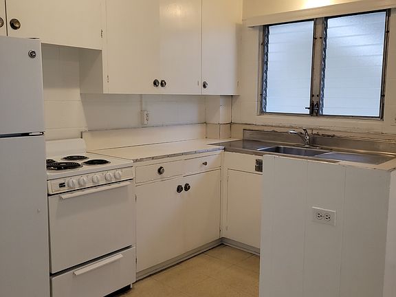 2nd image of 831 University Ave #A