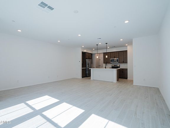 5th image of 2629 S EQUESTRIAN Drive #102