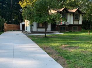 6865 Aeroview St, West Bloomfield, MI 48324