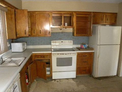 4th image of 22 1st St