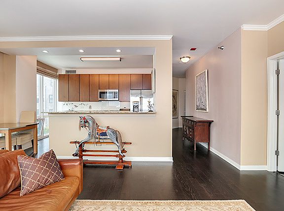 5th image of 757 N Orleans St APT 707