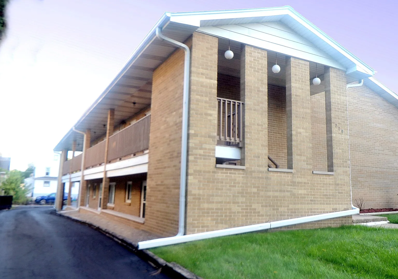 2 bed, 785 sqft, $1,300 — Photo 1