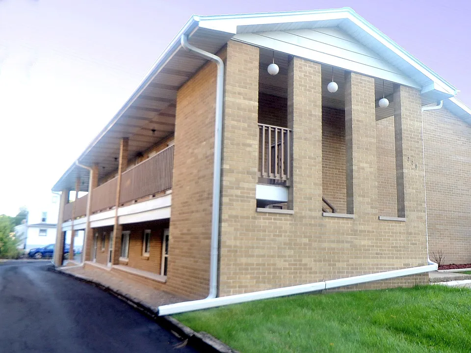 220 Griffing Ave #1