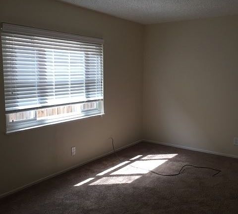 3rd image of 1315 G St APT 04
